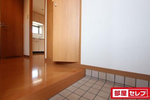 フローレス・コートの玄関
