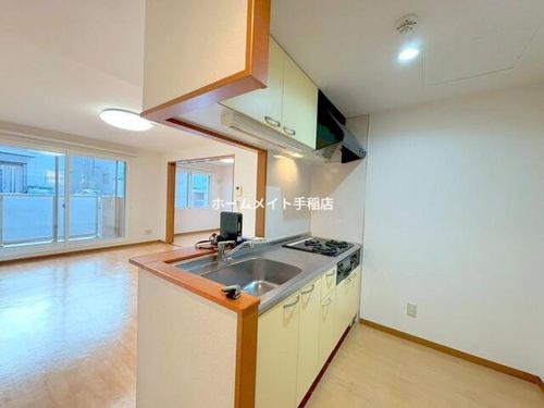 北海道札幌市西区西野四条3丁目(マンション)の賃貸物件のキッチン