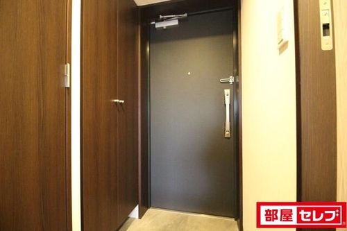 BMG RESIDENCEの玄関