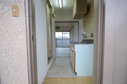 ビラ三秀植田108の玄関