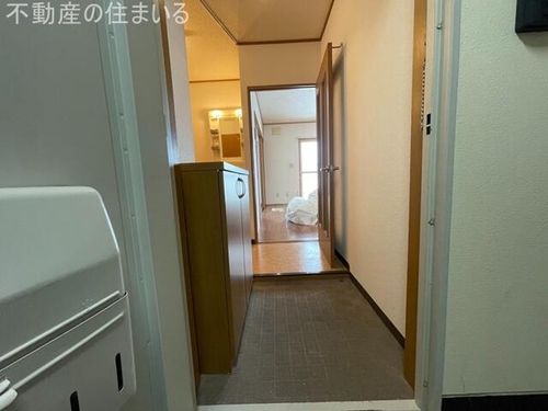 第5ナベビルの玄関