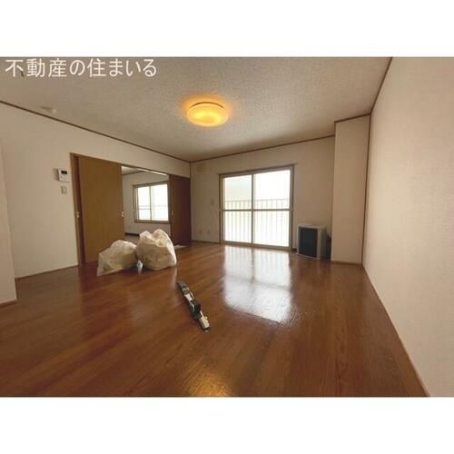 第5ナベビルの内装