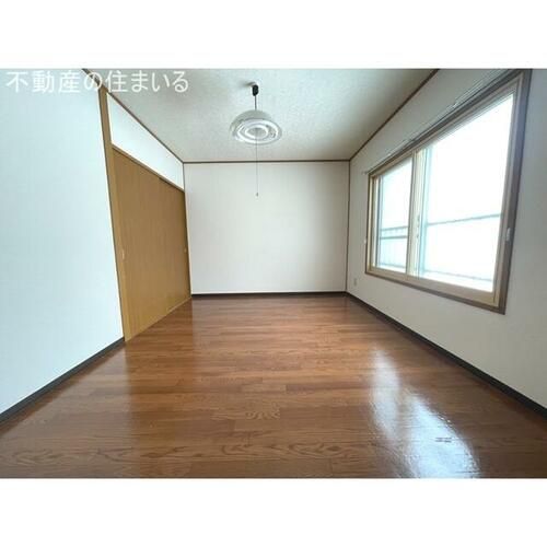 第5ナベビルの内装