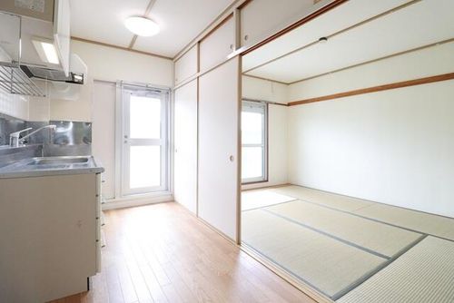 UR南花台0270406の居間