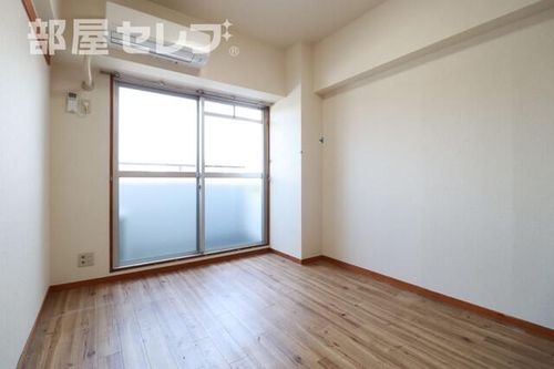 ハイム金山南802の内装