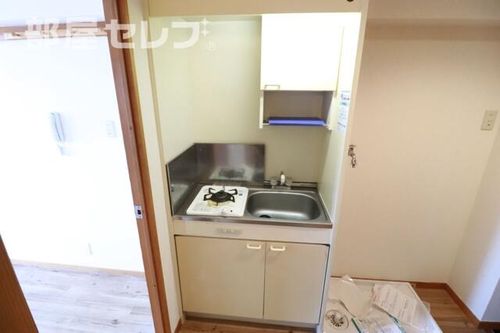 ハイム金山南802のキッチン