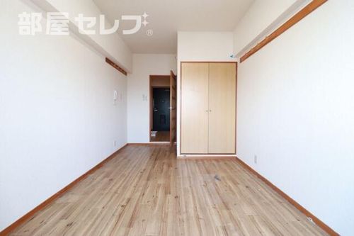 ハイム金山南802の内装