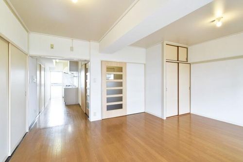 UR千代が丘1020516の居間