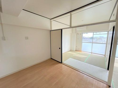 UR鳴海第二1010701の居間