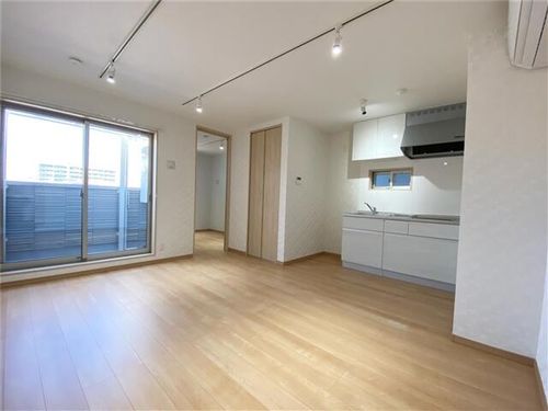 エクセレント夙川302の居間