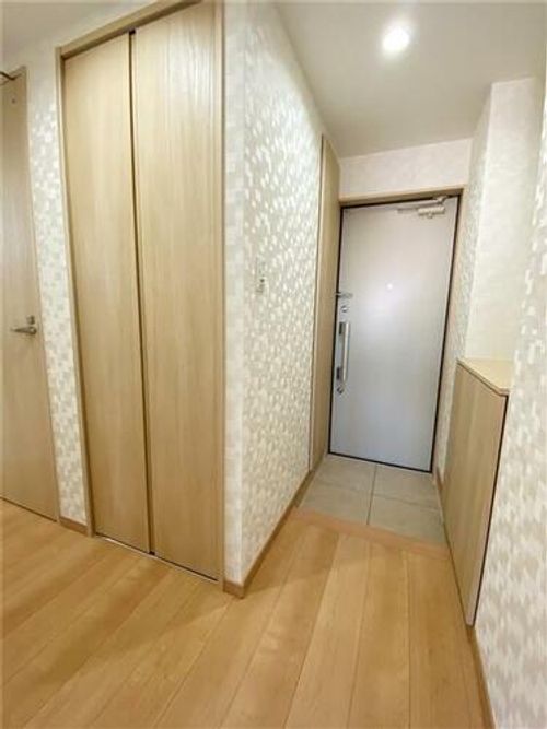 エクセレント夙川302の玄関