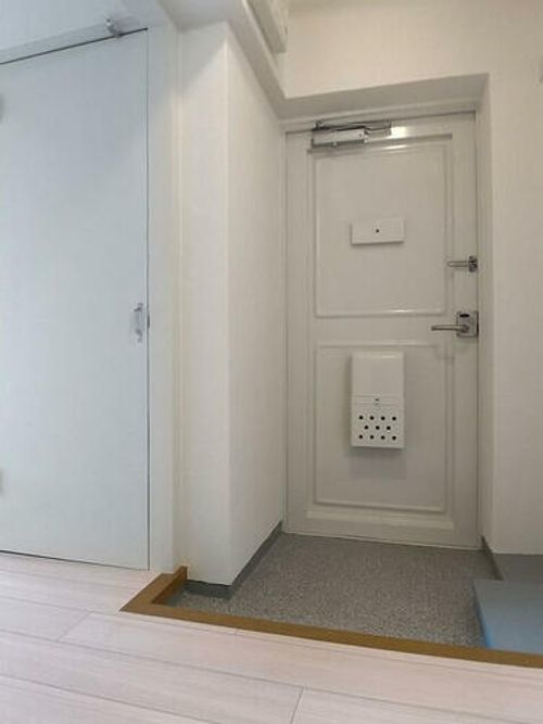 UR富雄0230305の玄関