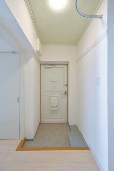 UR富雄0230305の玄関