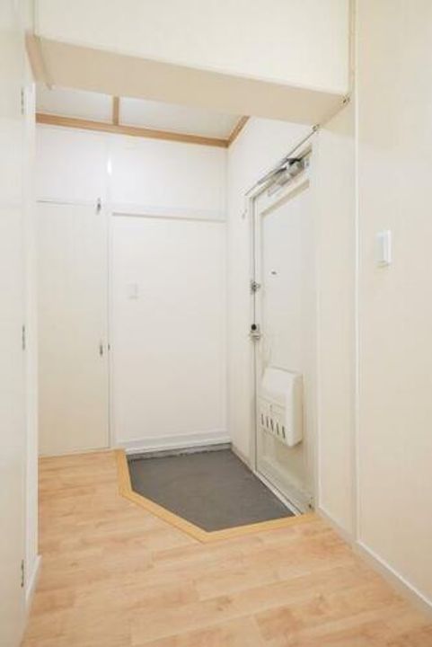 UR南花台0240209の玄関