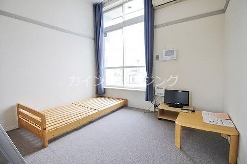 レオパレスエンジェル日根野の居間