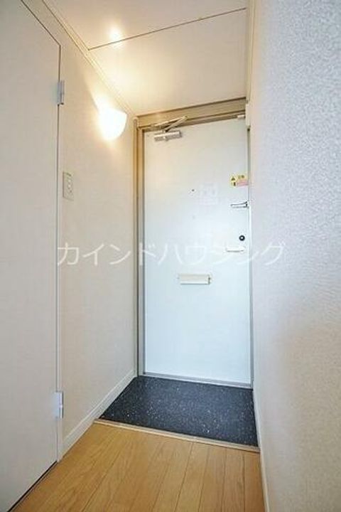 レオパレスエンジェル日根野の玄関
