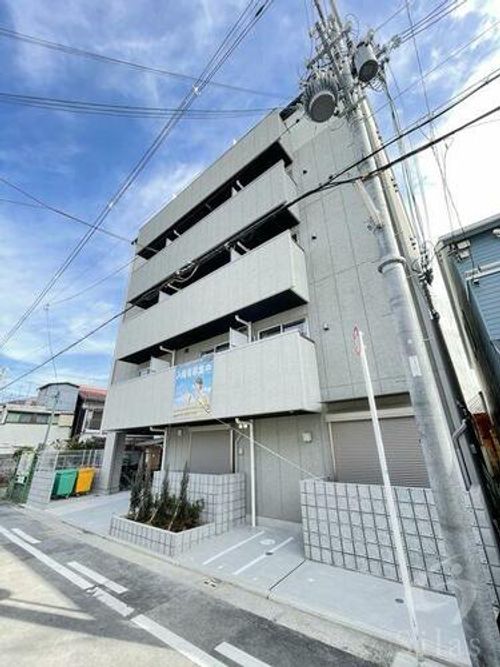 エヌエムスワサントキャトルズの外観