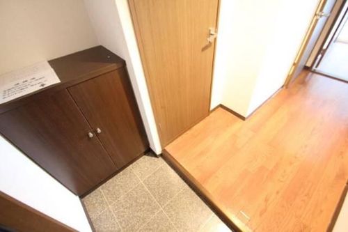 グランドステータス楠の玄関