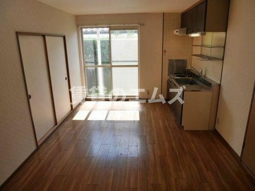 メロディハイツ清水B-201の居間