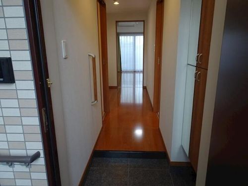 アスティー花ごよみ302の玄関