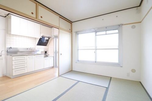 UR金剛5020302の居間