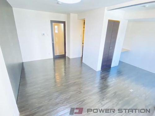 BLAST(ブラスト)稲穂の内装