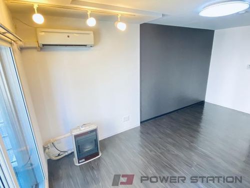 BLAST(ブラスト)稲穂の内装