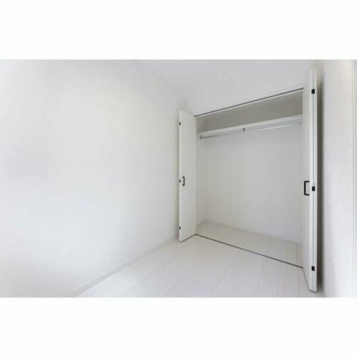 Warren takayokosukaⅡの内装