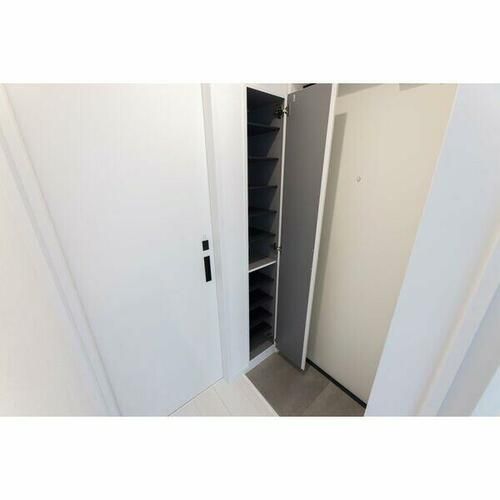 Warren takayokosukaⅡの玄関