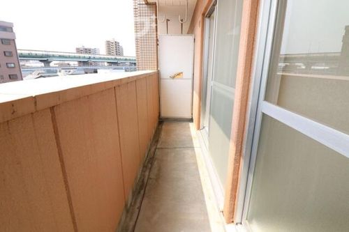 エルシャトー新川202の内装