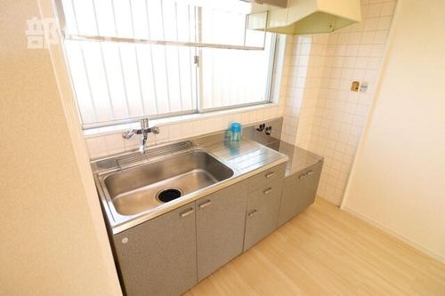 エルシャトー新川202のキッチン