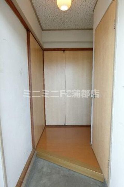 ハイツ一木205の玄関