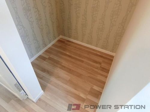 アレックスサーナズのその他画像