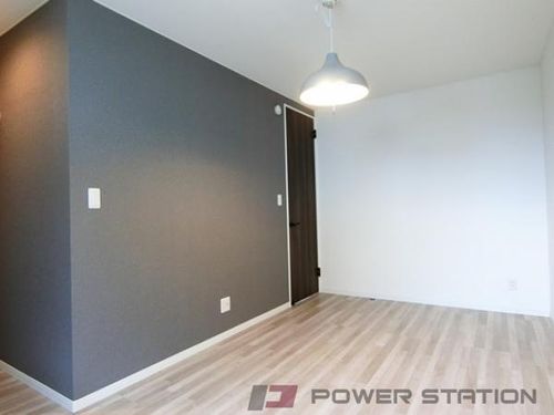 アレックスサーナズのその他画像