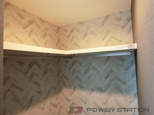 アレックスサーナズのその他画像