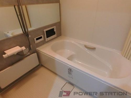 アレックスサーナズのその他画像