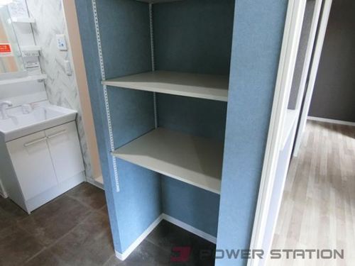 アレックスサーナズのその他画像