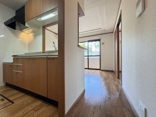 ラ・エレガンス77の居間