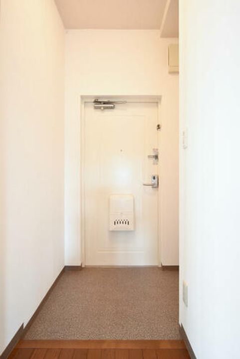 URアーバンラフレ小幡0060407の玄関