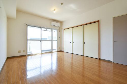 URアーバンラフレ小幡0060407の居間