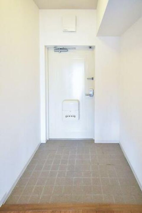 URアーバンラフレ小幡0050805の玄関