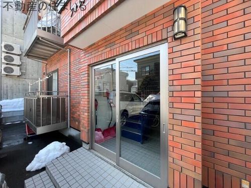 フォレスト澄川2・4の玄関