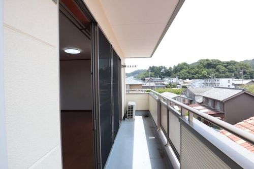 ガーデンコートサンベリー301の内装