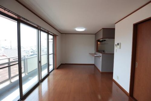 ガーデンコートサンベリー301の内装