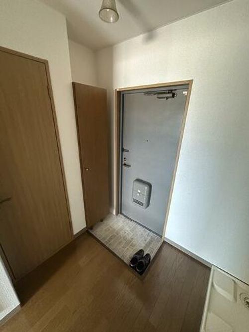 ソレイユ21302の玄関