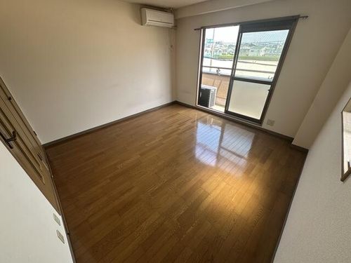 ソレイユ21302の居間