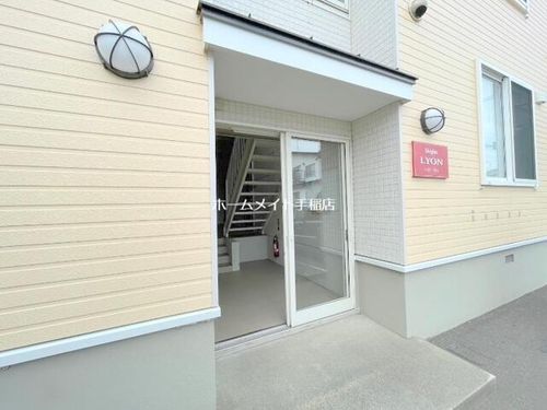 北海道札幌市手稲区曙六条2丁目(アパート)の賃貸物件の玄関