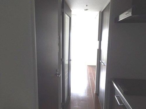 セレニテ新大阪弐番館の玄関