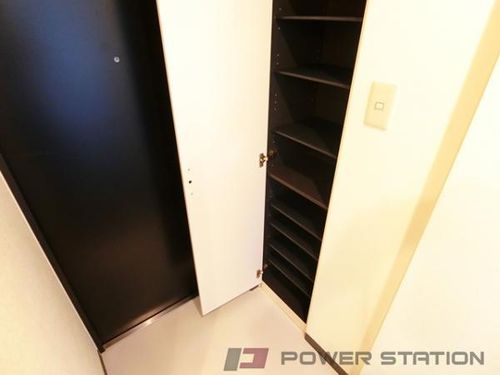 デナーロジオの玄関