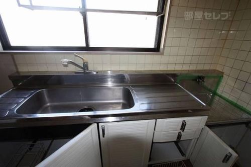 サンホーム愛宕102のキッチン